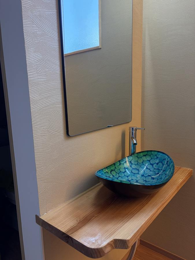 Glass wash basin